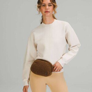 LULU🍋 Everywhere Fleece Belt Bag in Burnt Camel